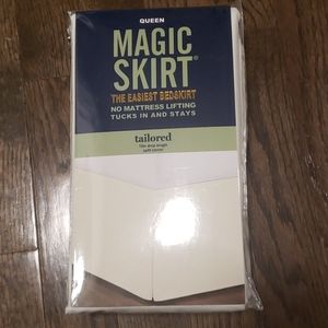 NEW! Magic Skirt Queen Bedskirt